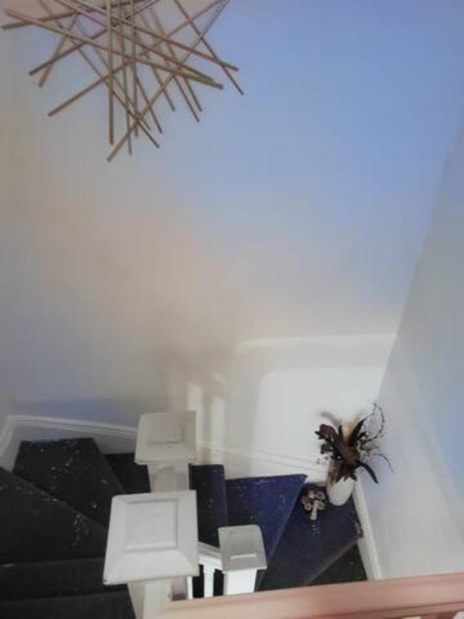 Booking-Eddy- Single Room With Self Check-In Hull Eksteriør bilde